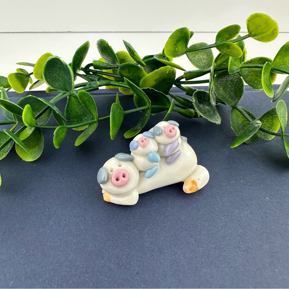 Vintage Mini Pig Dad with babies on back figurine